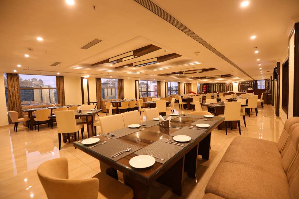Golden Tulip Haridwar restaurant min