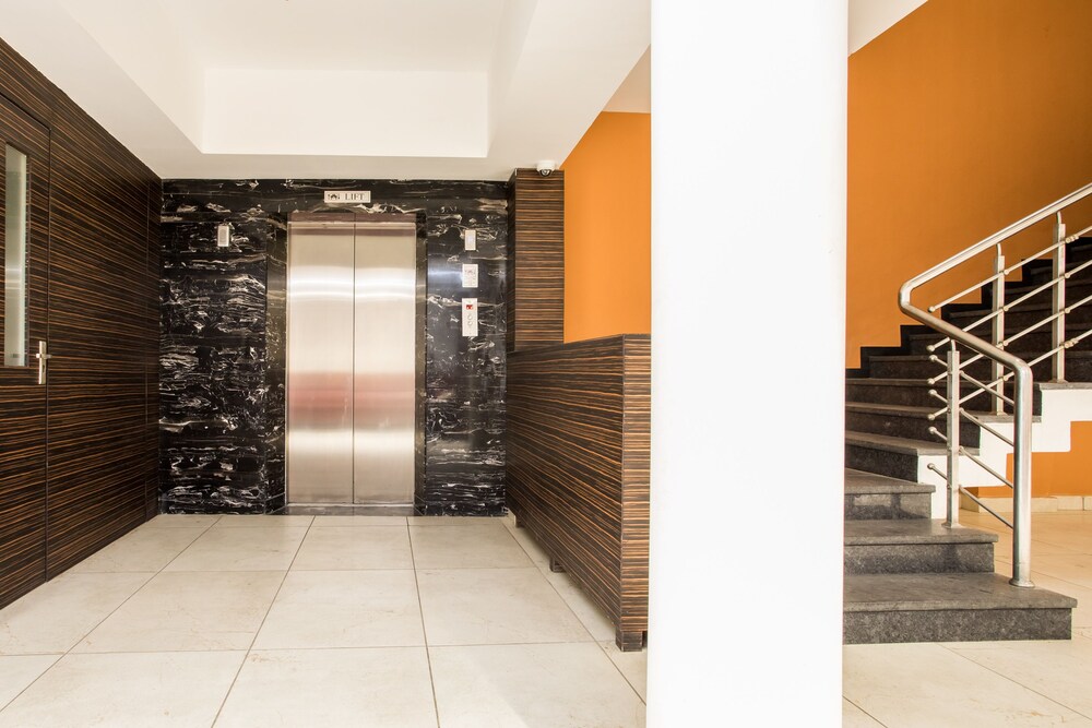 Oyo 10215 Hotel Nandi Staircase