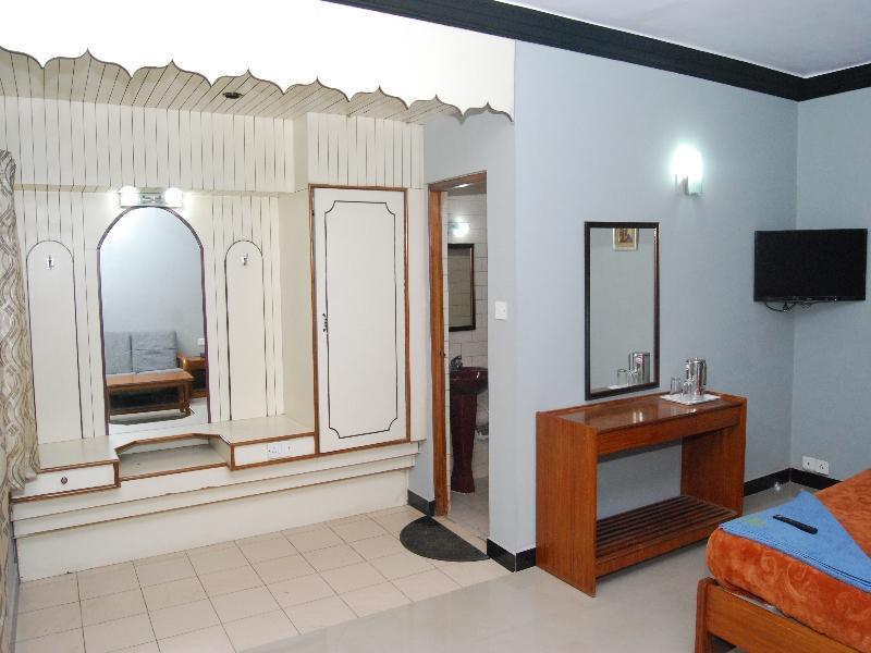 Hotel Jaysanthi 