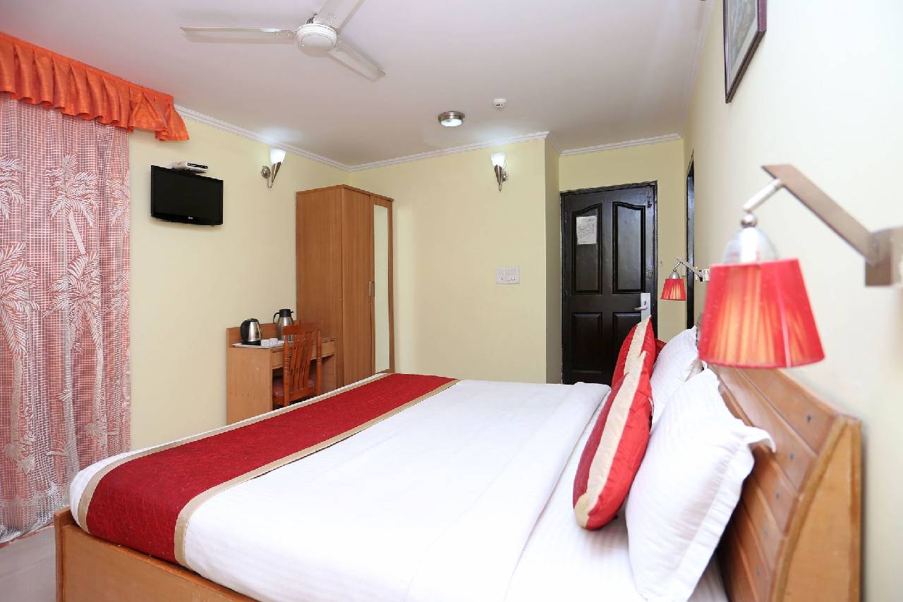 Oyo 10150 Sun Hotel 