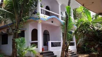 Swati Hotel Hotel Entrance