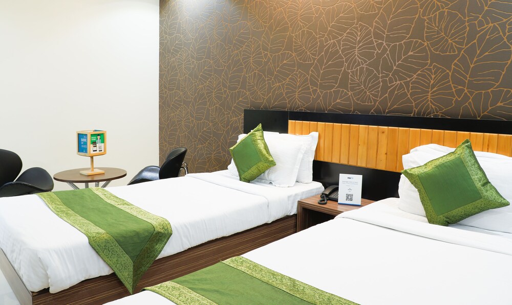 Treebo Yuvraj Guestroom