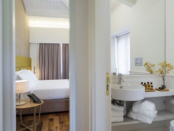 Relais San Giuliano Guestroom