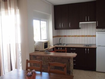 Bungalow El Palmar 01 In-Room Kitchen