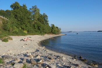 Nina & Berto Lake
