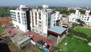 Shanti Clarks Inn Suites Exterior