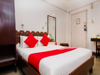 Oyo 635 West End Hotel Guestroom