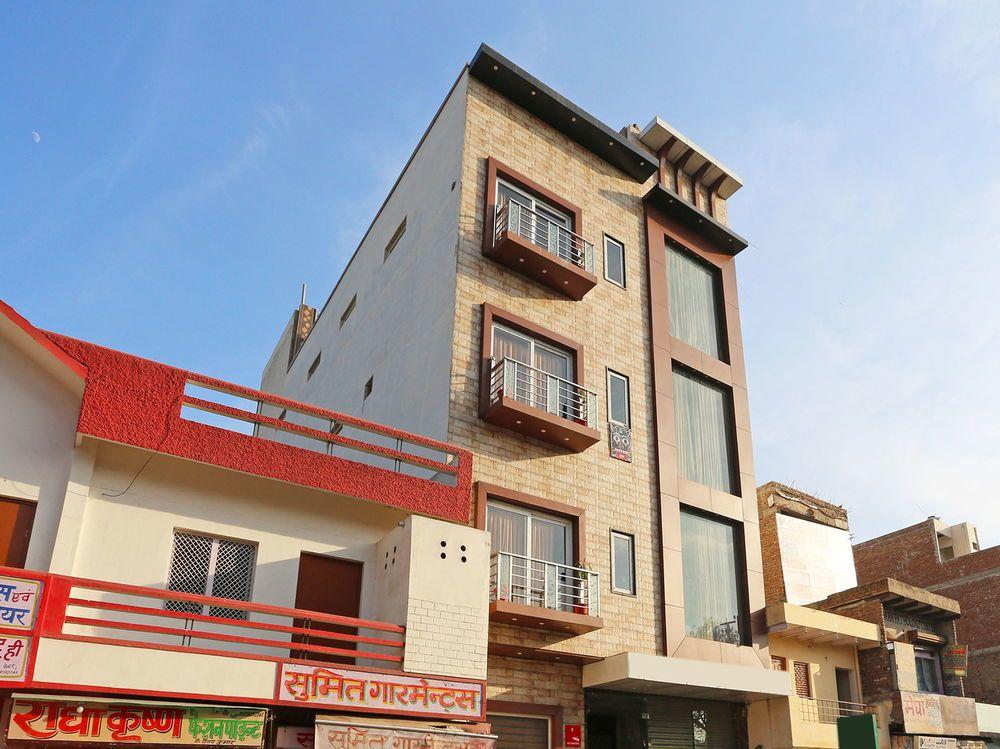 Oyo 10842 Hotel Anjali Mahal 