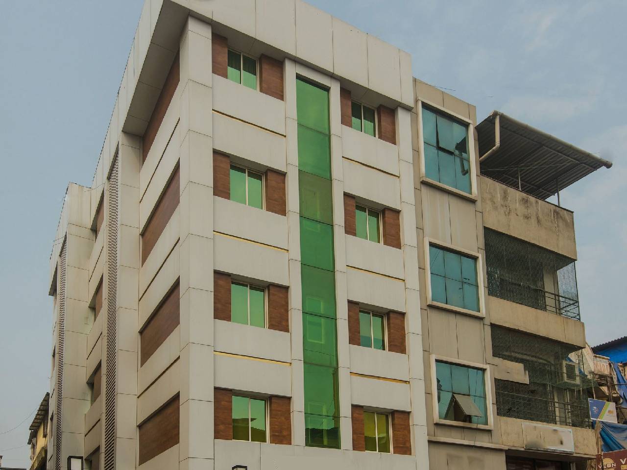 Oyo 8207 Vashi 
