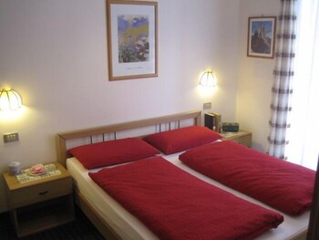Chalet Pradat Guestroom