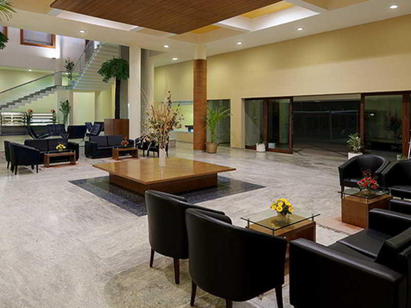 The Grand Bhagwati Seasons Rajkot ( گرند بهاگواتی سیزنس راجكوت) Lobby