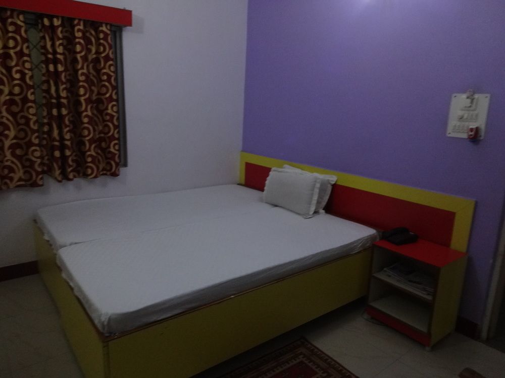 Hotel Tribbhuvan Guestroom