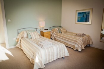 West Fenton Court (وست فنتون كورت) Guestroom
