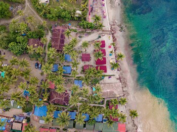 Vista Praia Beachfront Cottages Beach