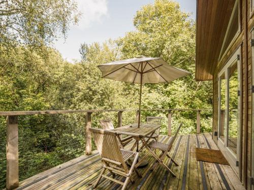 1 Streamside Looe 