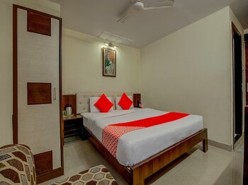 Oyo 3465 Hotel Pearl Guestroom
