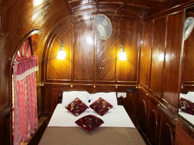 Backwater Retreat Houseboat Alleppey 