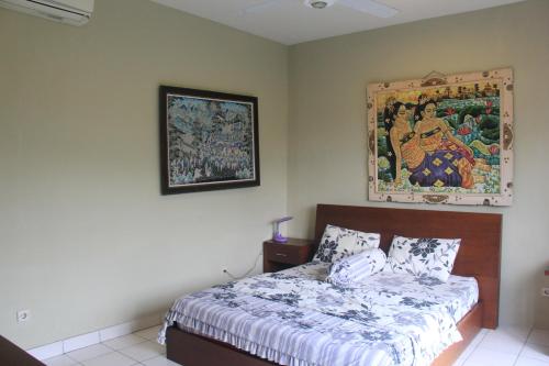 Arya Guest House 