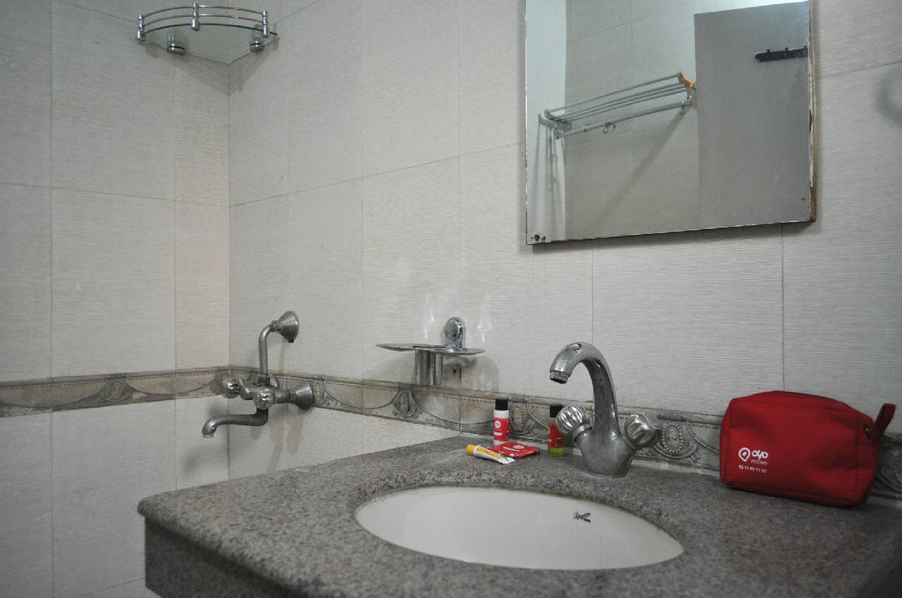 Oyo Rooms Noida Sector 51 