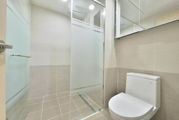 Geoje Jisefo Family Residence Bathroom