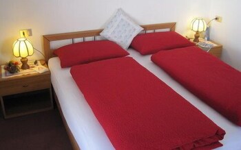 Chalet Pradat Guestroom