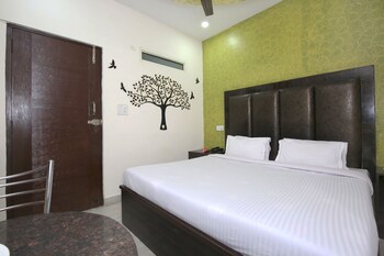 Oyo 4727 Hotel Sangam Pacific Guestroom