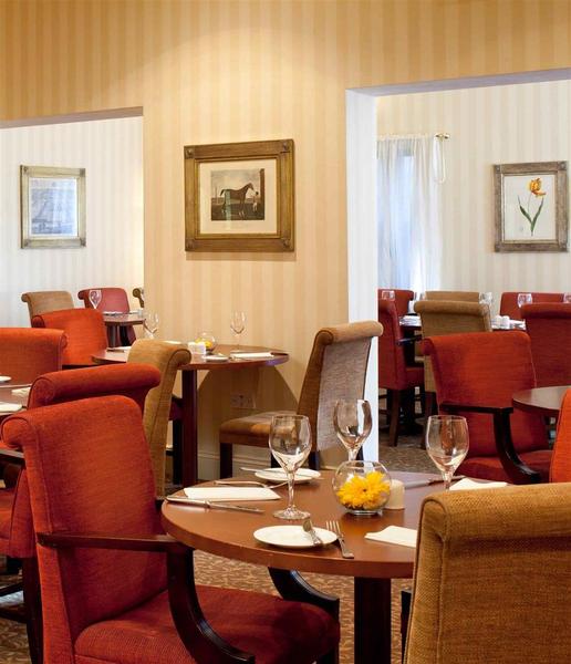 Woughton House Mgallery By Sofitel Bar
