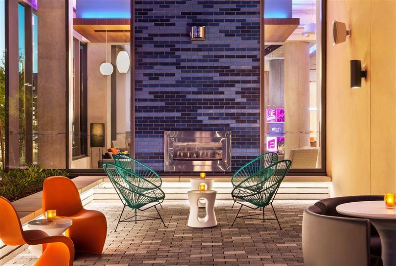 Aloft Boston Seaport District General view