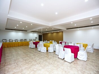 Oyo 16565 Karnal Haveli Banquet Hall