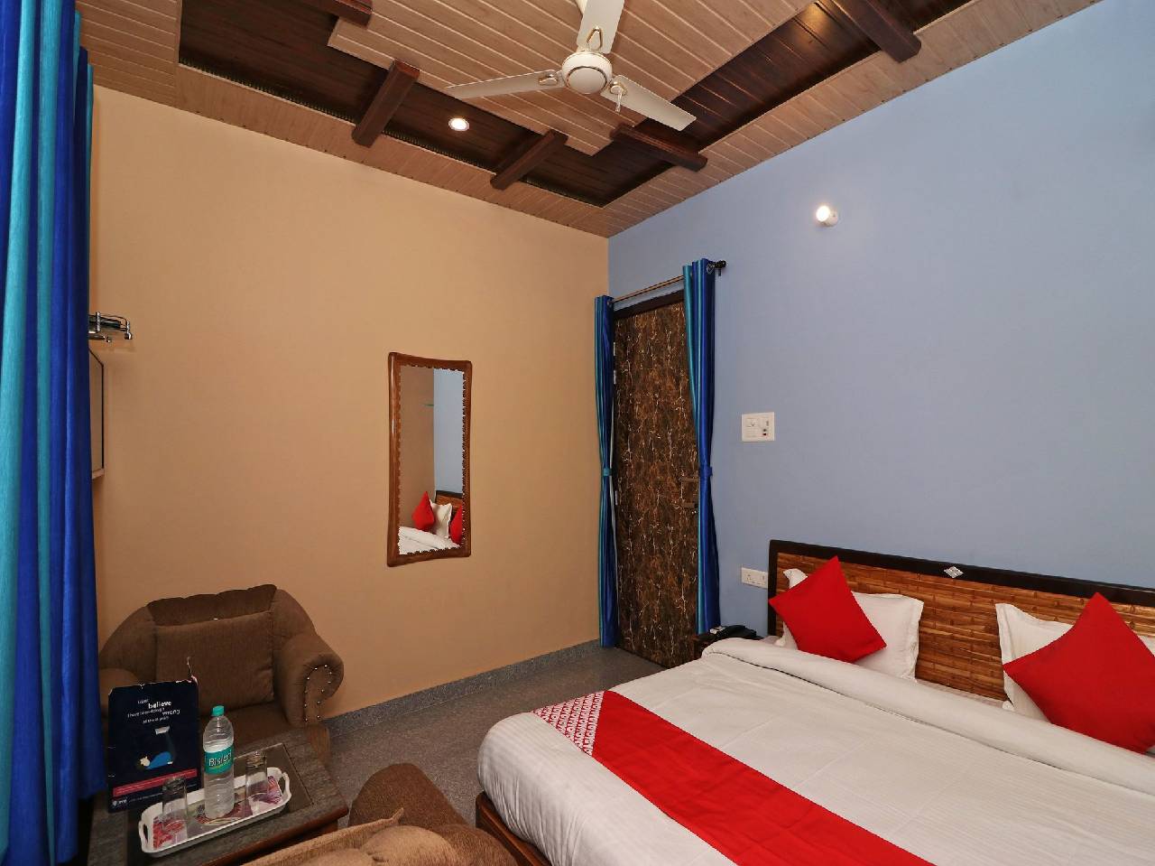 Oyo 13686 Rudraksh Hotel 