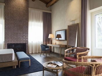 Relais San Giuliano Guestroom