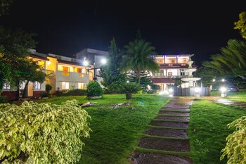 Hotel Landmark Hotel Front - Evening/Night