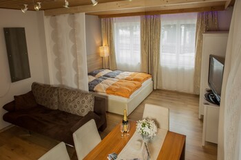 Alpenappartements Guestroom