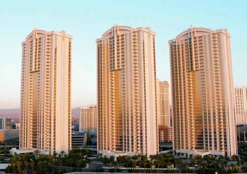 Jet Luxury At The Signature Condo Hotel 
