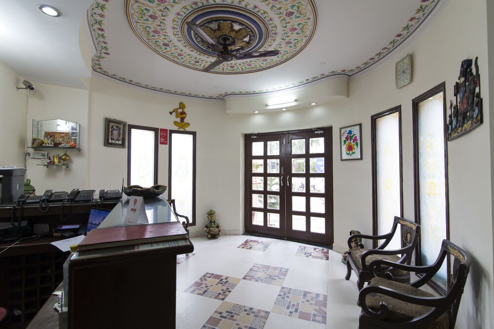 Oyo 2262 Hotel Heritage Inn Lobby Sitting Area