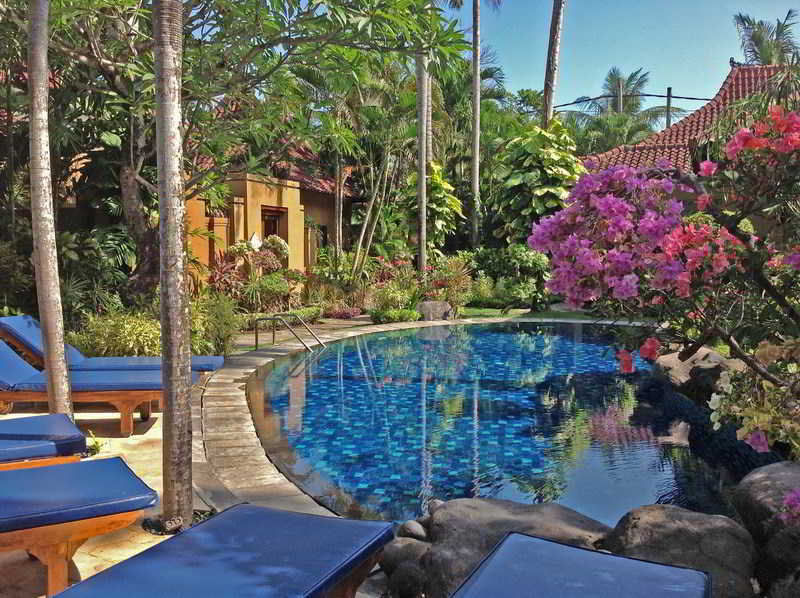 Parigata Spa Villas Pool
