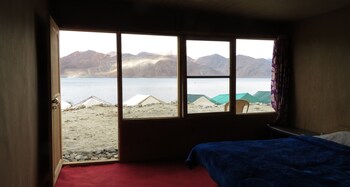 Pangong Lake View Cottages And Camps Guestroom View