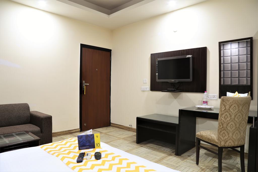 Fabhotel Aksh Palace Golf Course Road 