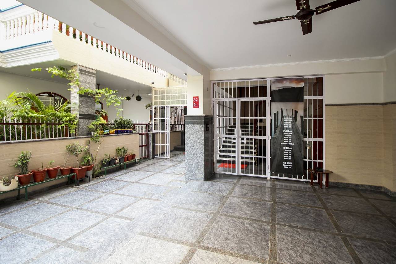 Oyo 8430 Absin Hospitality 