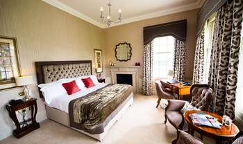 Brockencote Hall Guestroom