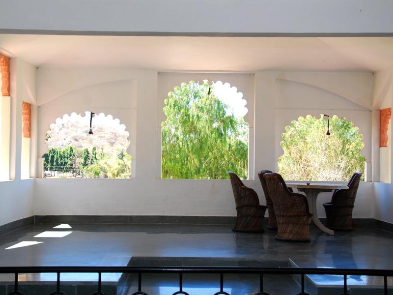 Chandra Hill Resort 