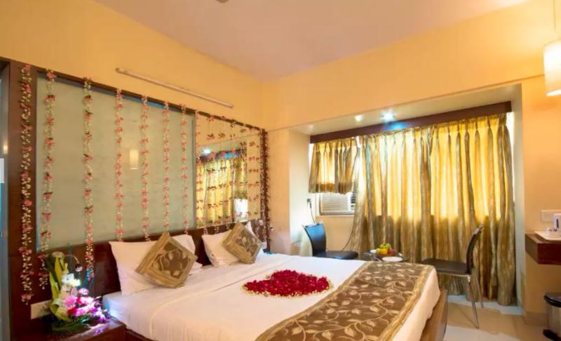Broadway Chembur Mumbay Room