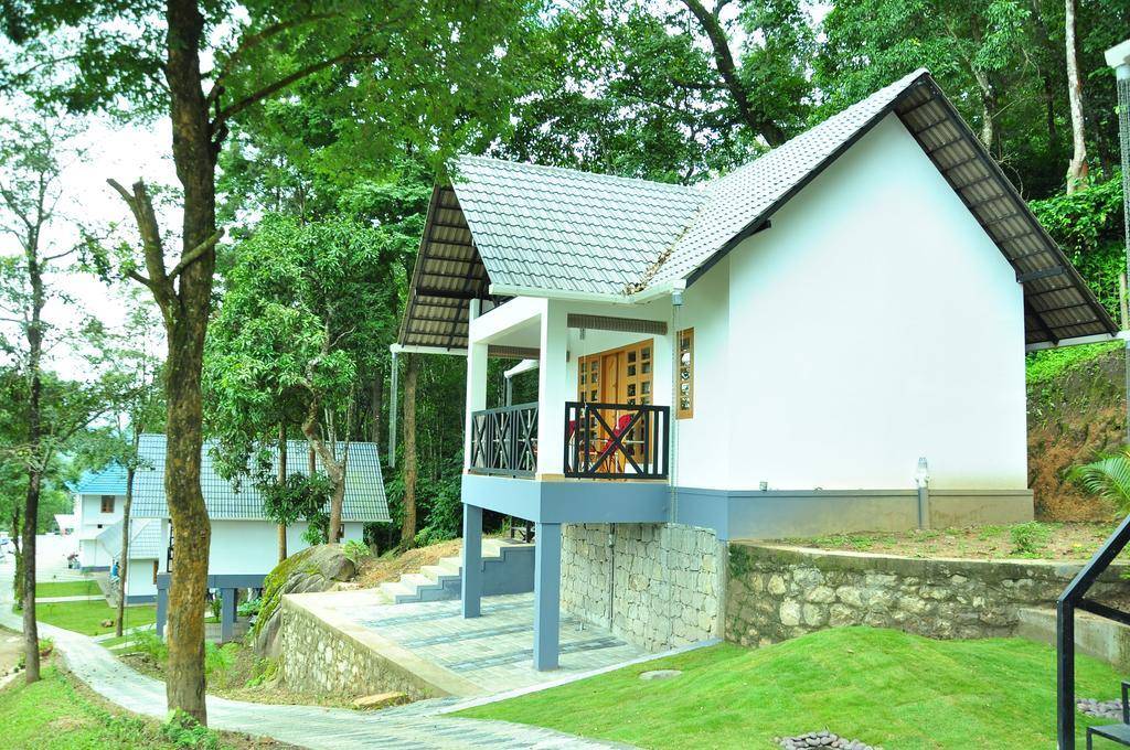 Woodrose Resort 