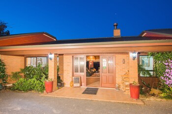Morepork Riverside Lodge Hotel Entrance