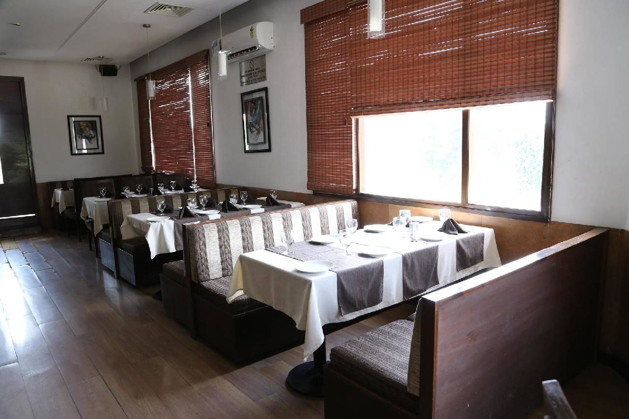 Oyo Premium Gurudwara Nada Sahib 
