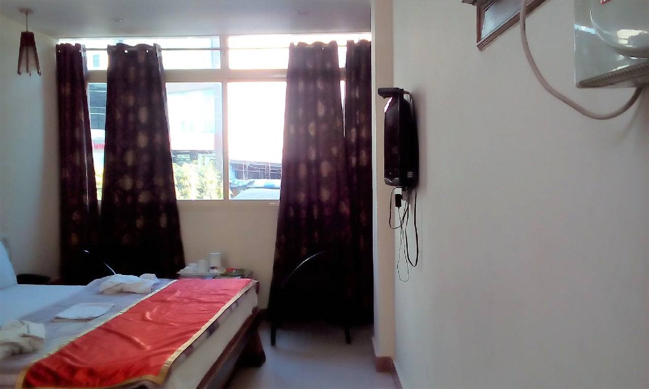 Hotel Ganesha Inn 