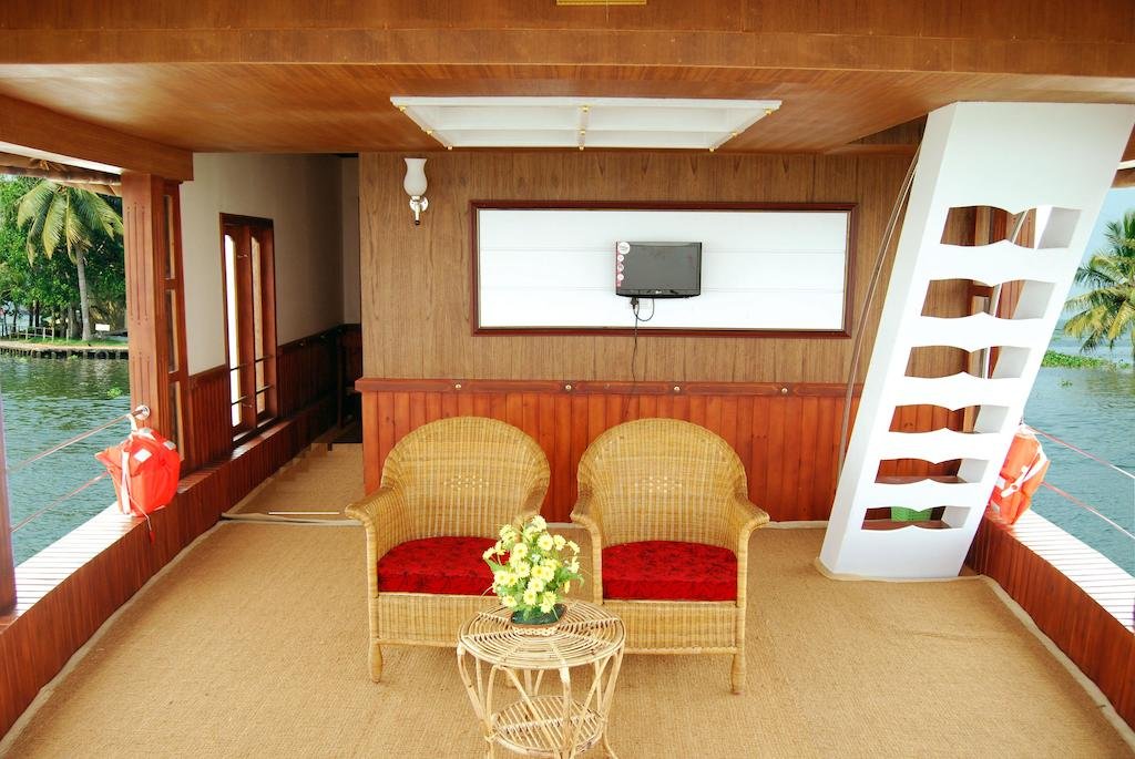 Desire Cruises Houseboat 