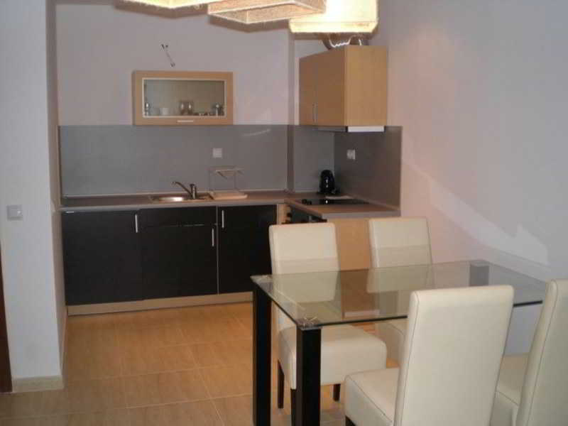 Etara 3 Apartcomplex (اتارا ۳ آپارتكومپلکس) Room