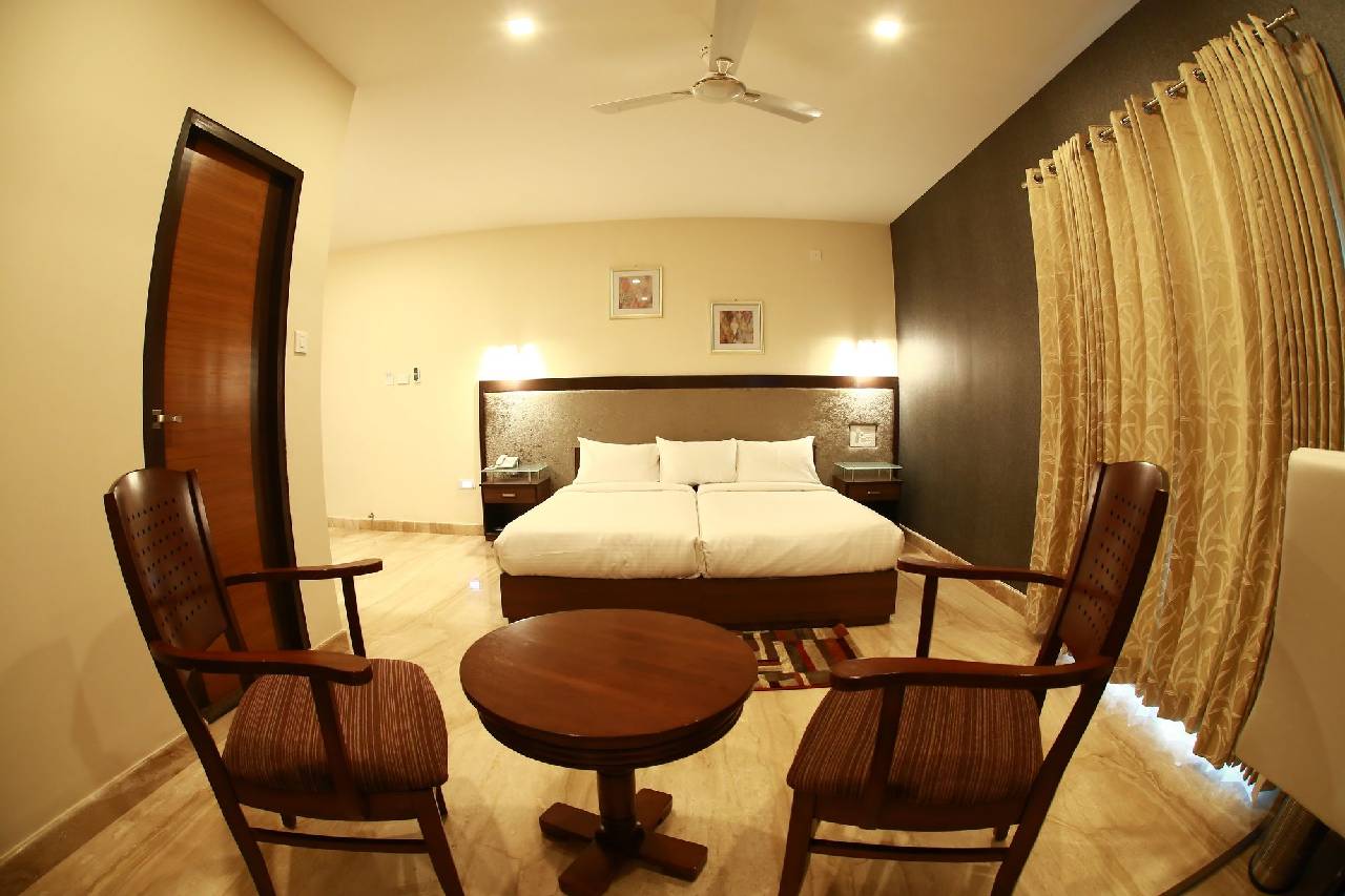 Breeze Suites 