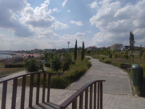 Apartment Ravda Sirena (آپارتمان راودا سیرنا) 
